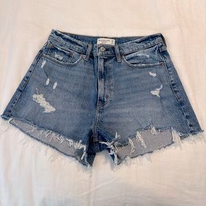 Abercrombie Curve Love Mom Short Size 29
